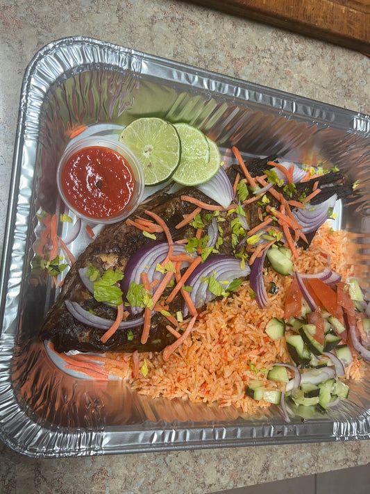 TILAPIA A LA PARRILLA CON ARROZ JOLLOF