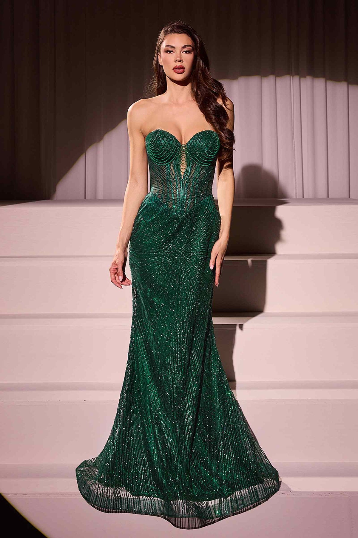 REBAJAS - Vestido largo de noche sin tirantes dorado ajustado Ladivine J871 (Talla 16)