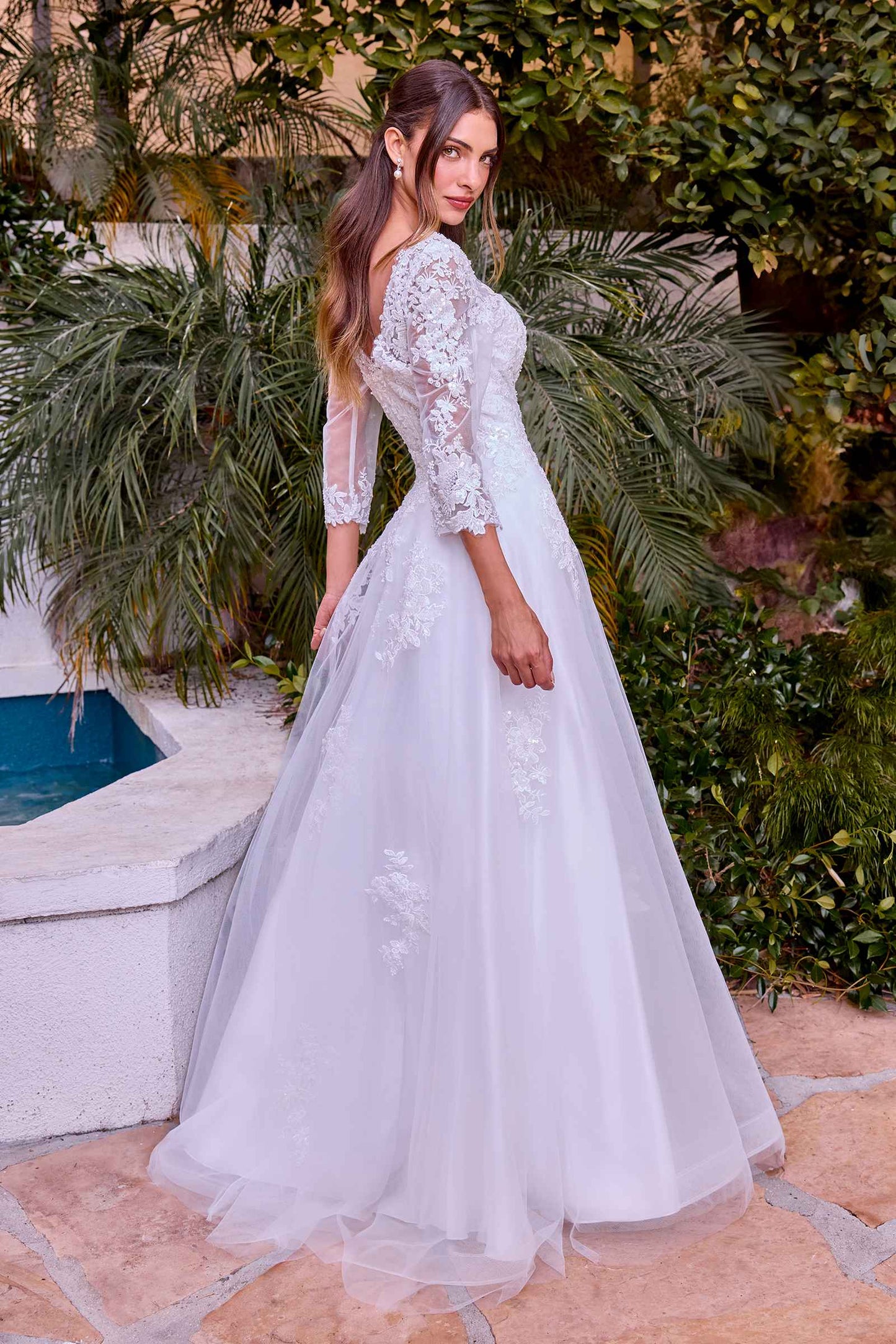 Ladivine J883W Vestido de novia acampanado corte A manga larga apliques de encaje