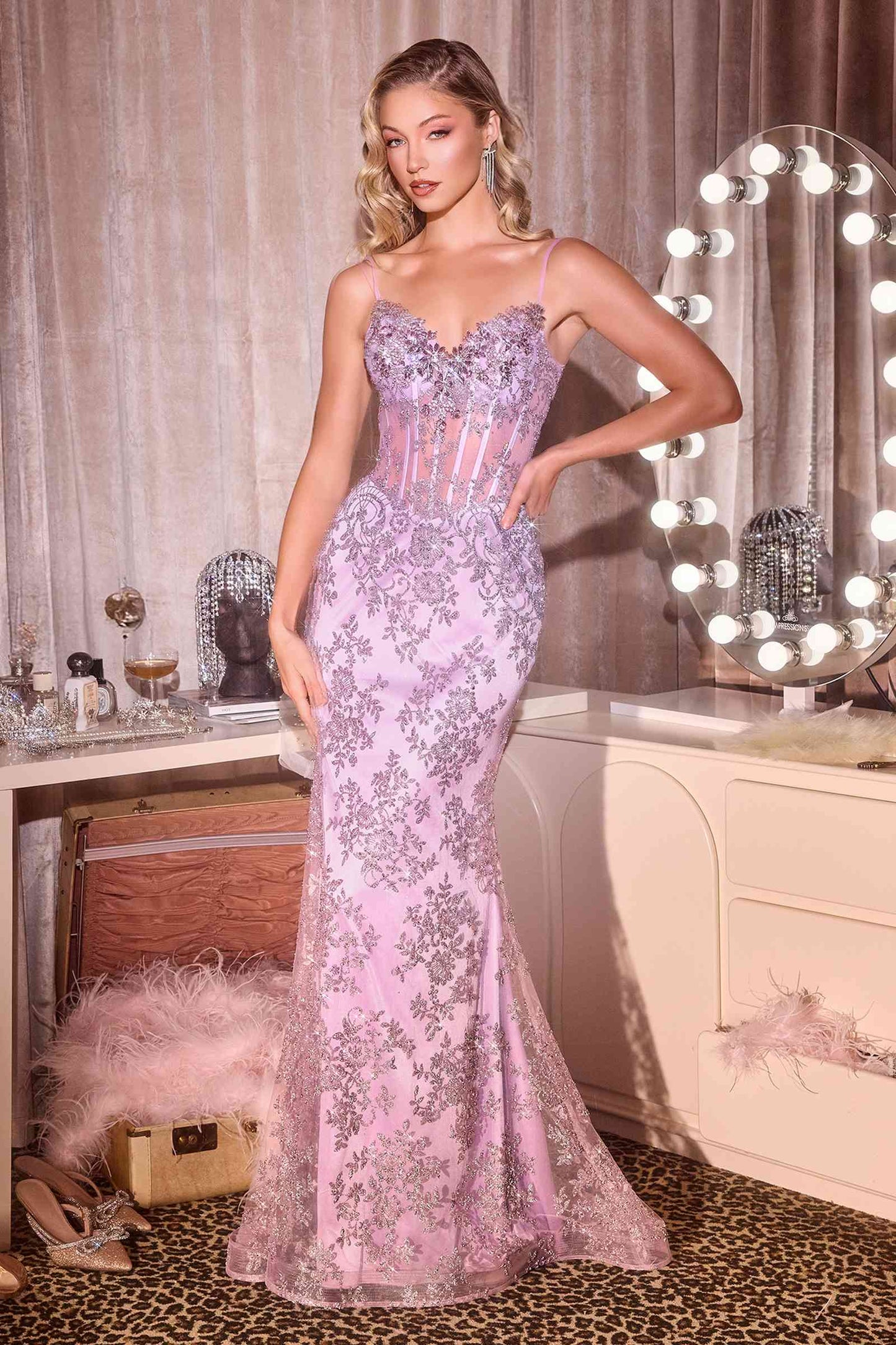 LIQUIDACIÓN - Vestido entallado de lentejuelas brillantes con apliques colocados a mano Ladivine J889 (Talla 10)