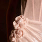 Vestido de noche moderno y ceñido Ladivine J905 sin tirantes con lentejuelas y transparencia lateral