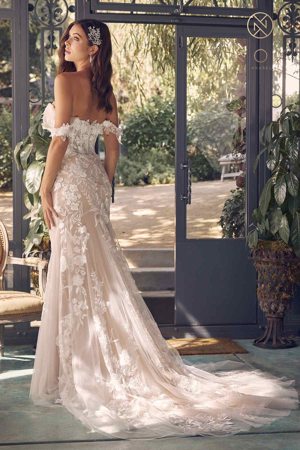Vestido de novia largo sin hombros entallado bordado Nox Anabel JE974