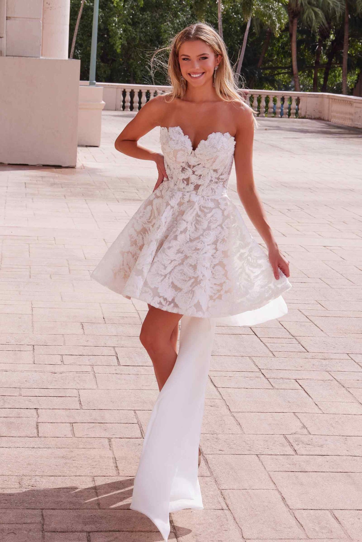 Vestido de recepción de boda Nox Anabel JQ1017 Sweetheart Floral con lazo grande en la espalda