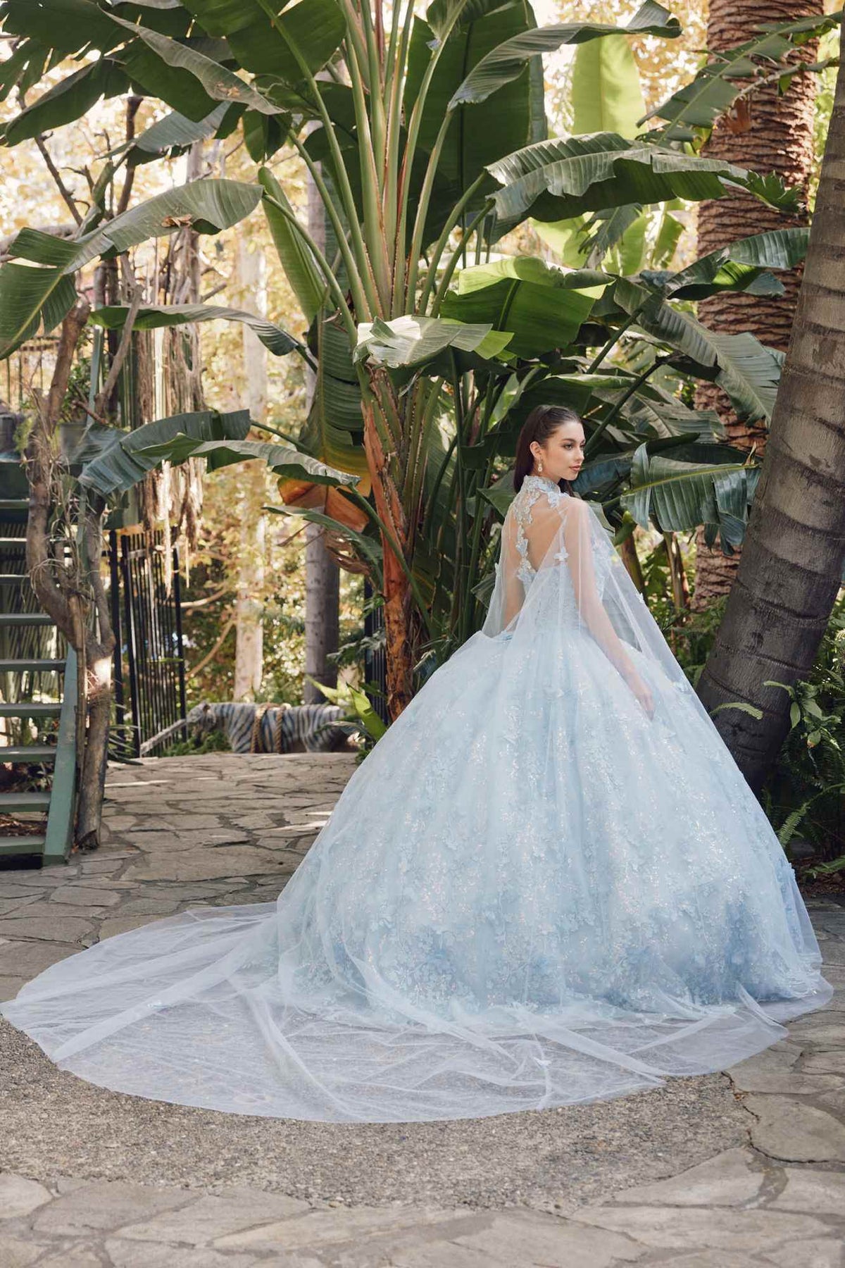 Vestido de Quinceañera Juliet JT1449J Estraple Abullonado con Escote Corazón Incluye Capa