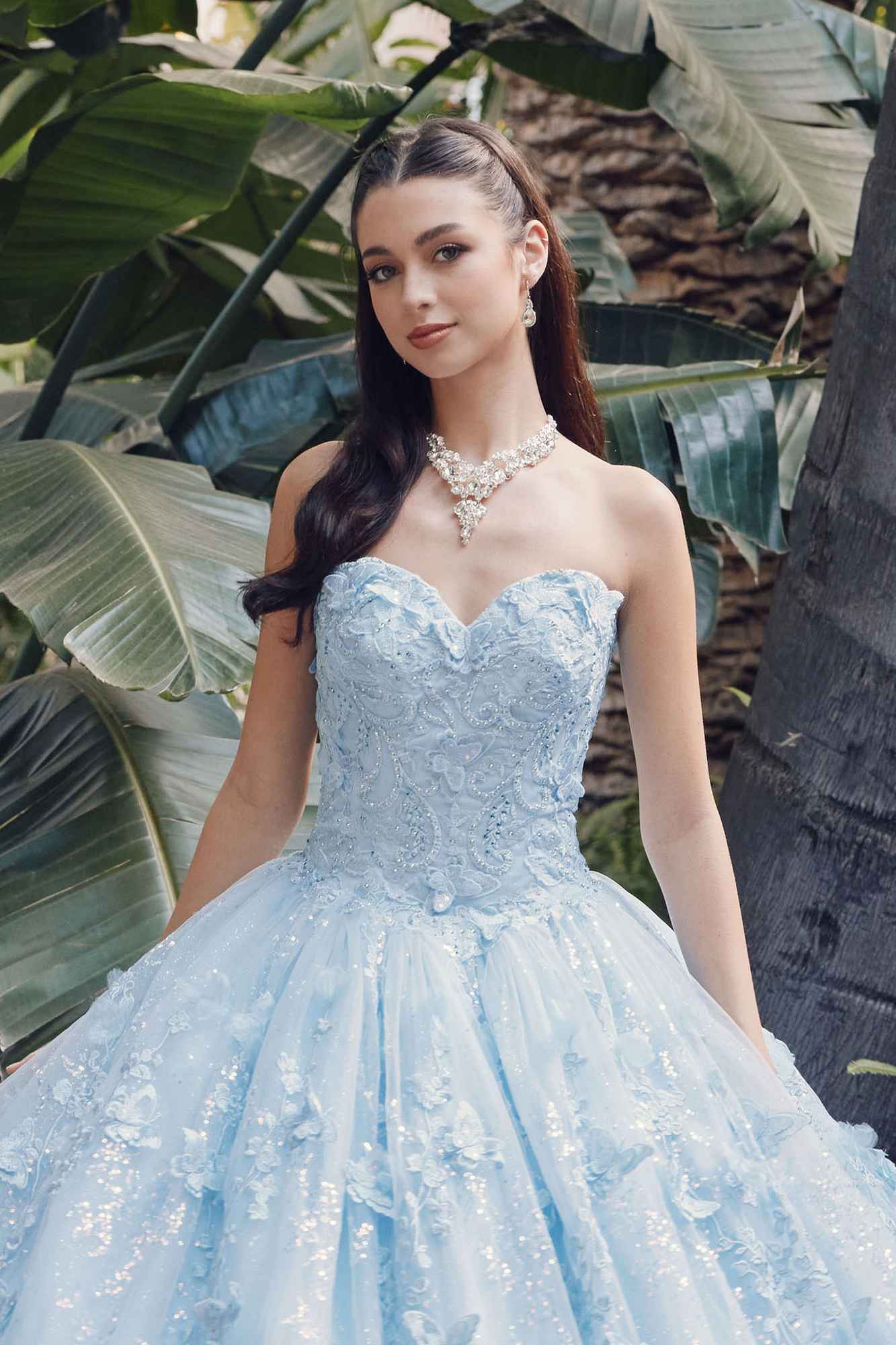 Vestido de Quinceañera Juliet JT1449J Estraple Abullonado con Escote Corazón Incluye Capa
