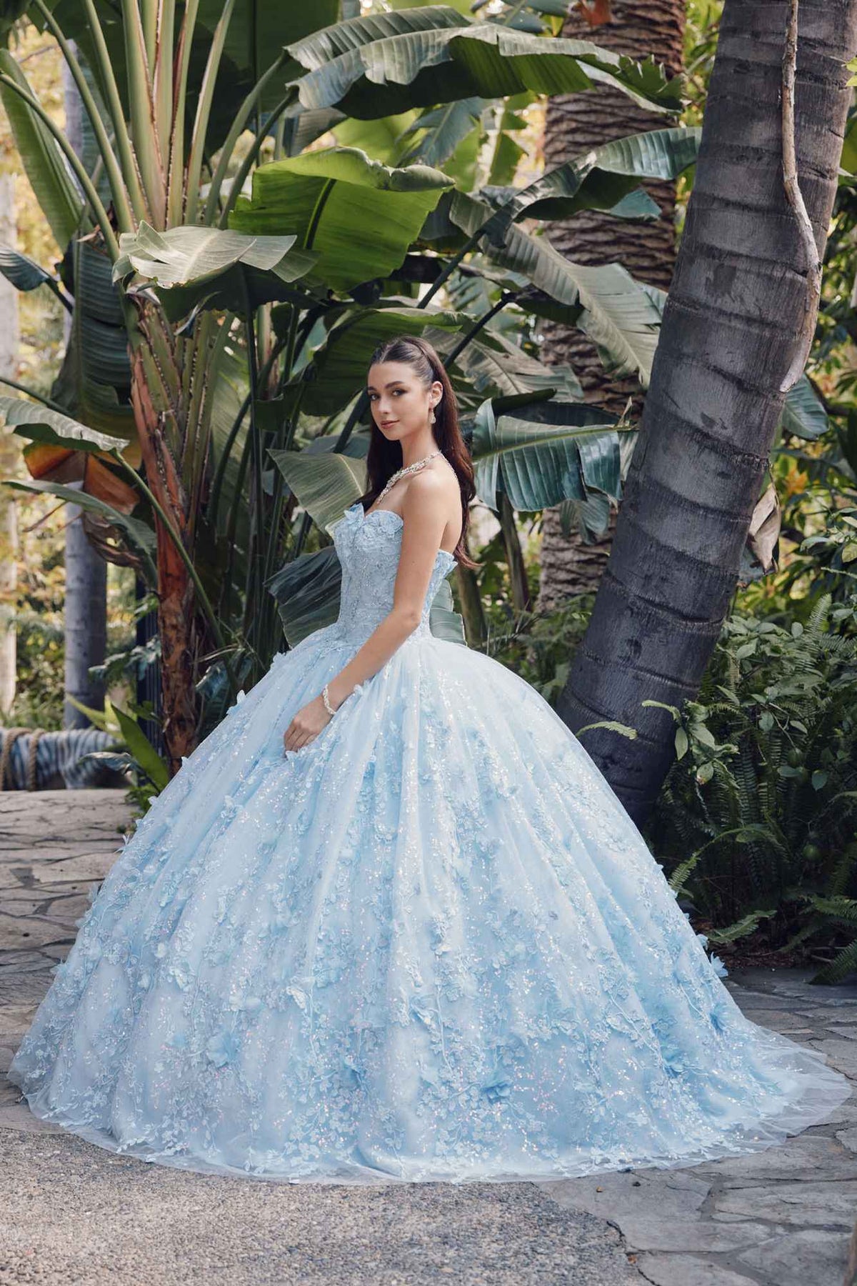 Vestido de Quinceañera Juliet JT1449J Estraple Abullonado con Escote Corazón Incluye Capa