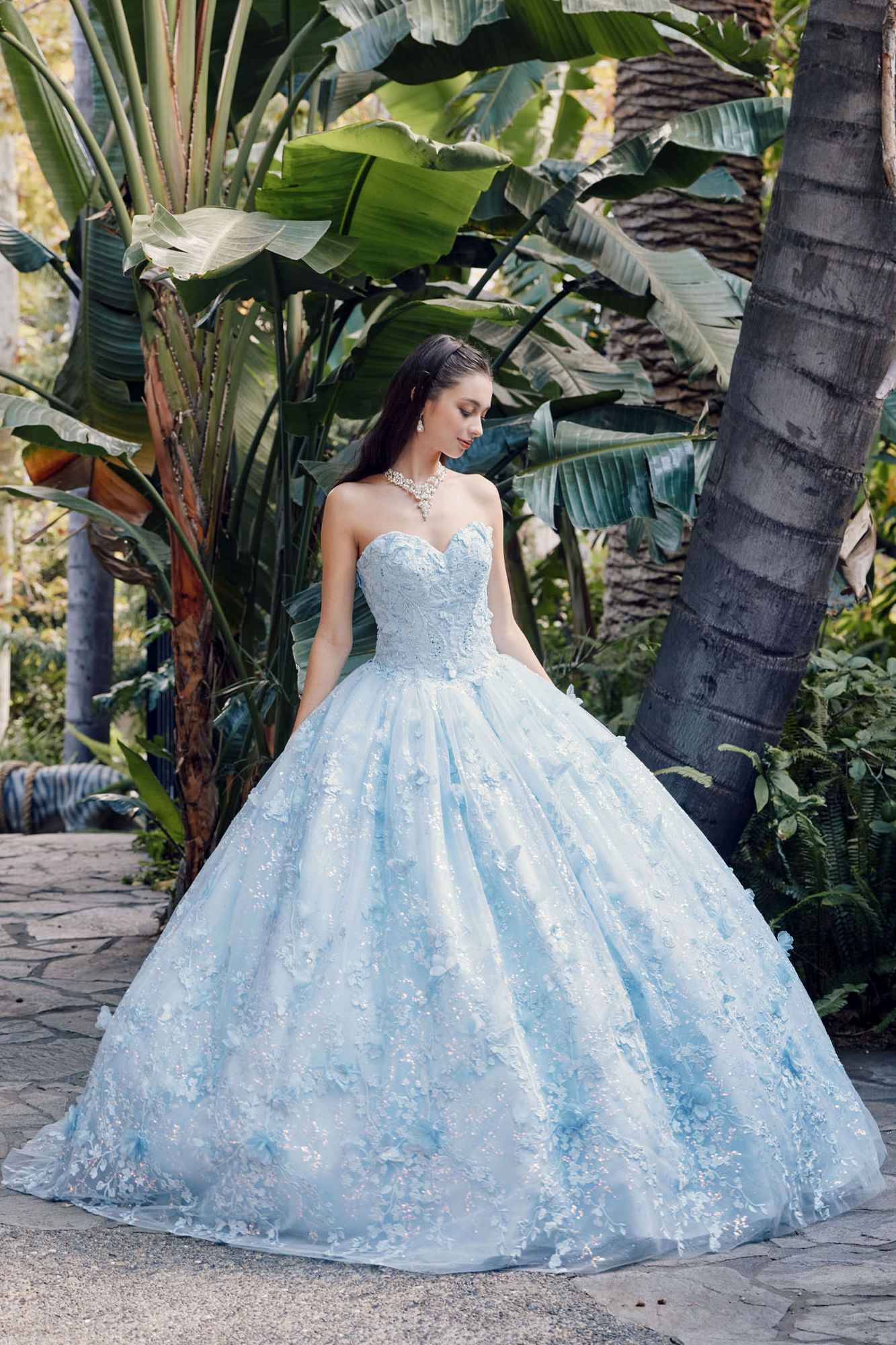 Vestido de Quinceañera Juliet JT1449J Estraple Abullonado con Escote Corazón Incluye Capa