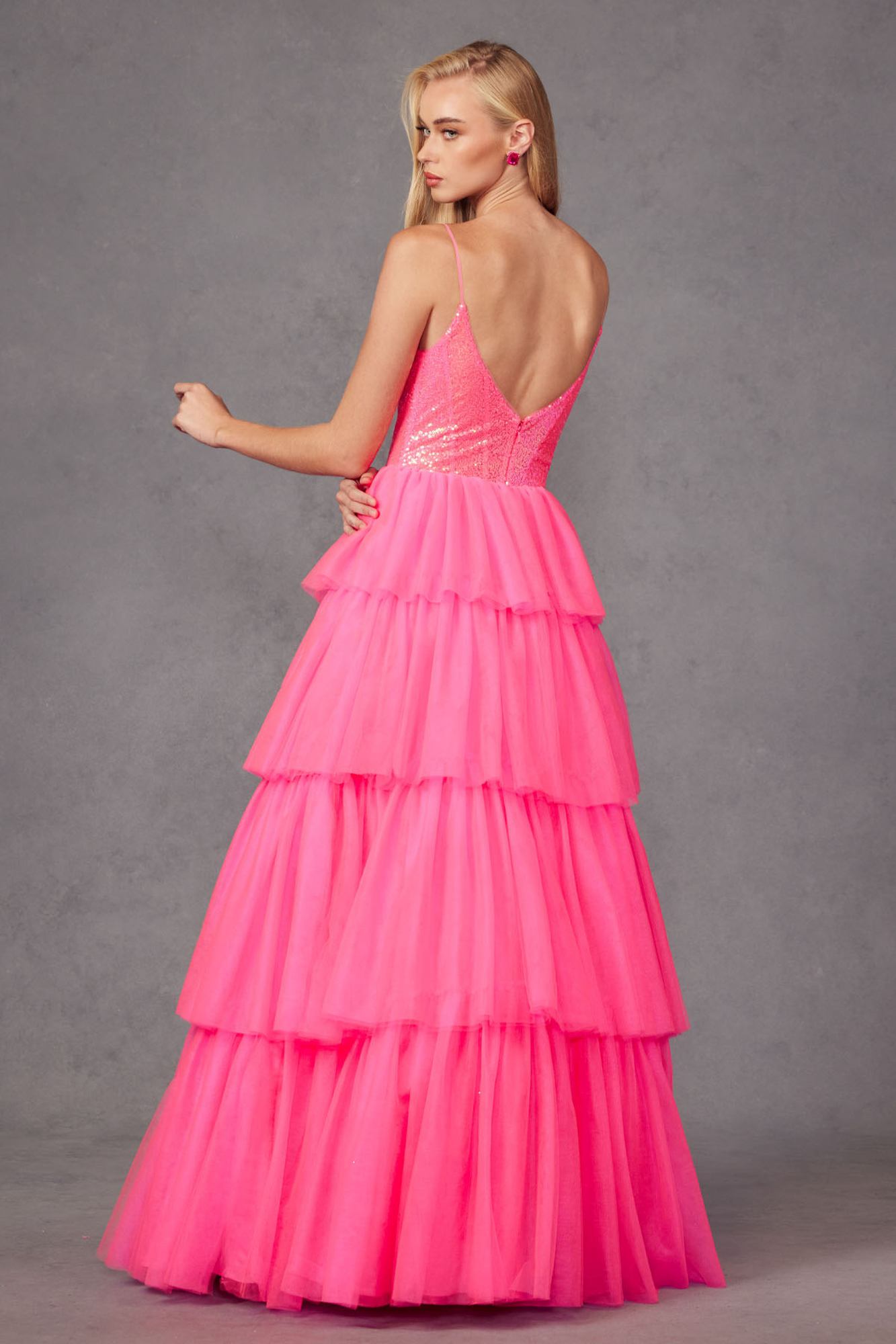 Vestido largo de tul acampanado con volantes y corpiño de lentejuelas Juliet JT2457H