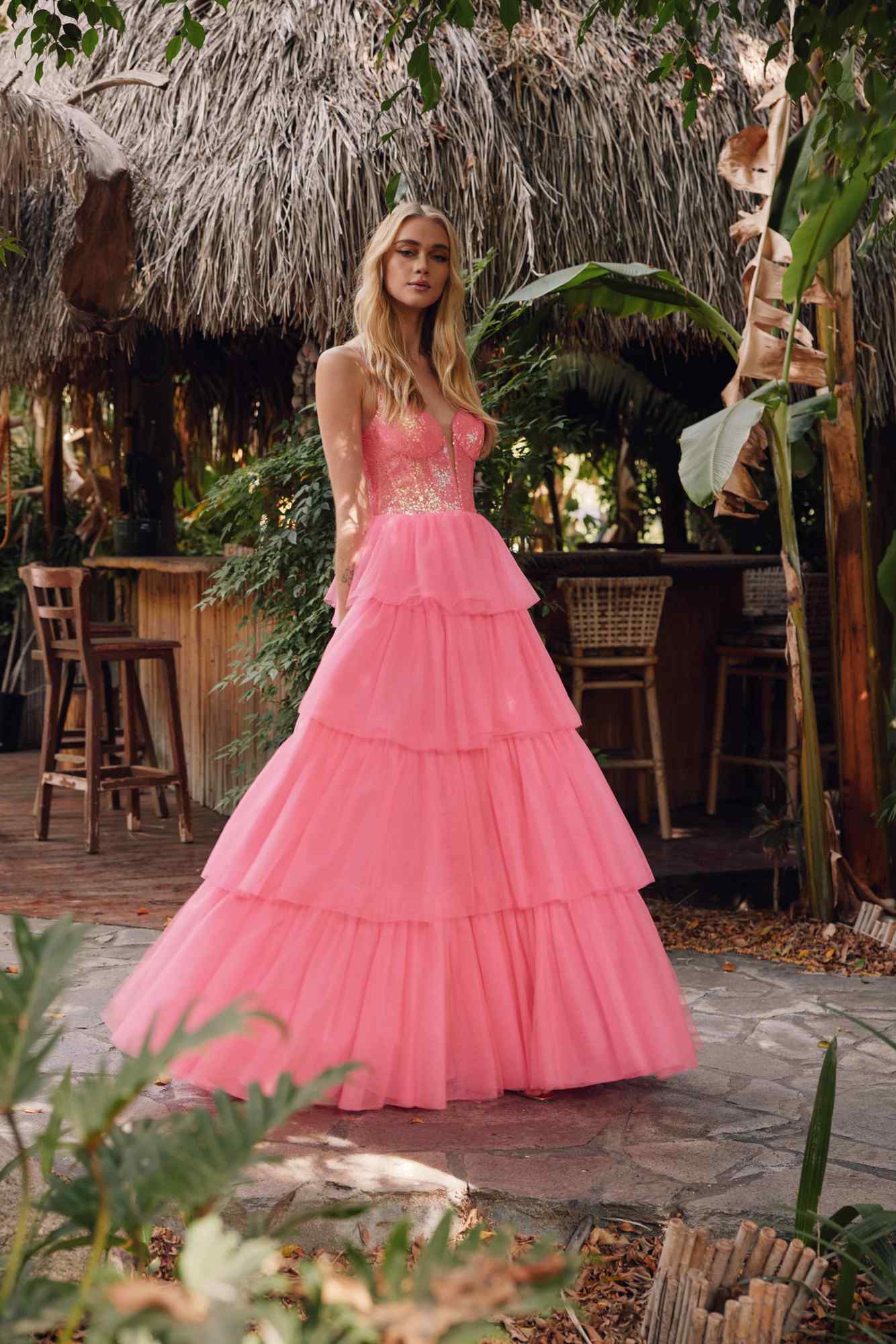 Vestido largo de tul acampanado con volantes y corpiño de lentejuelas Juliet JT2457H
