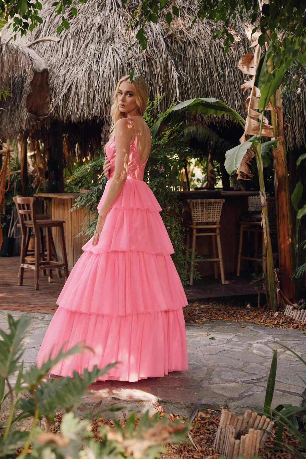 Vestido largo de tul acampanado con volantes y corpiño de lentejuelas Juliet JT2457H