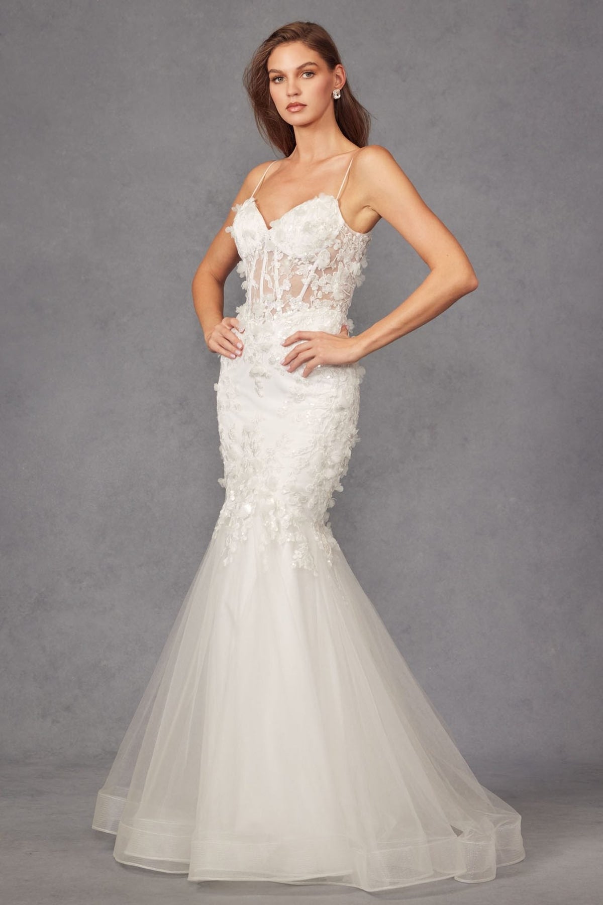 Vestido de trompeta largo con escote corazón, corpiño deshuesado y adornado Juliet JT2469KW
