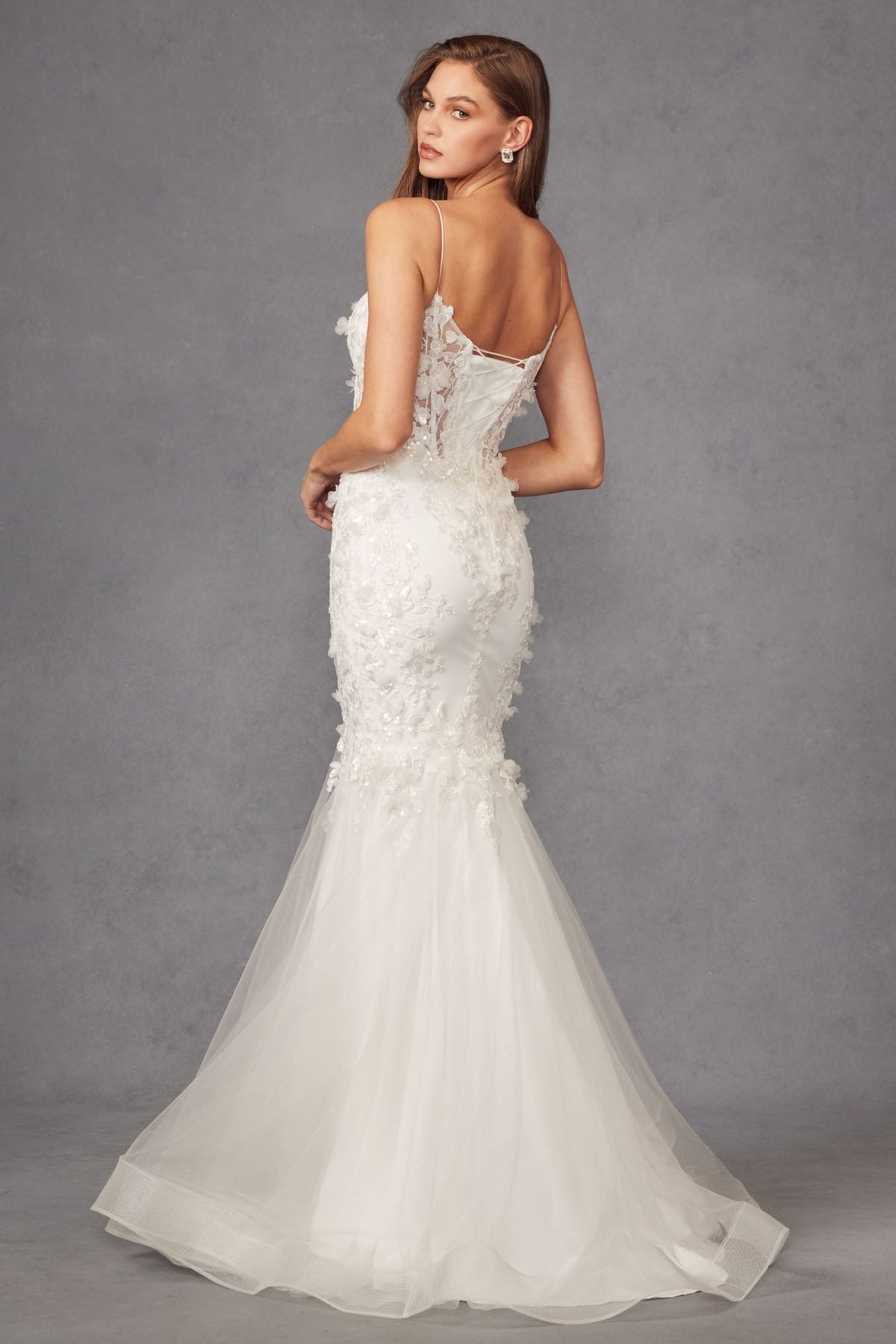 Vestido de trompeta largo con escote corazón, corpiño deshuesado y adornado Juliet JT2469KW
