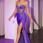Vestido Ladivine KV1123, de noche, entallado, con hombros descubiertos y flecos