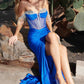 Vestido Ladivine KV1123, de noche, entallado, con hombros descubiertos y flecos
