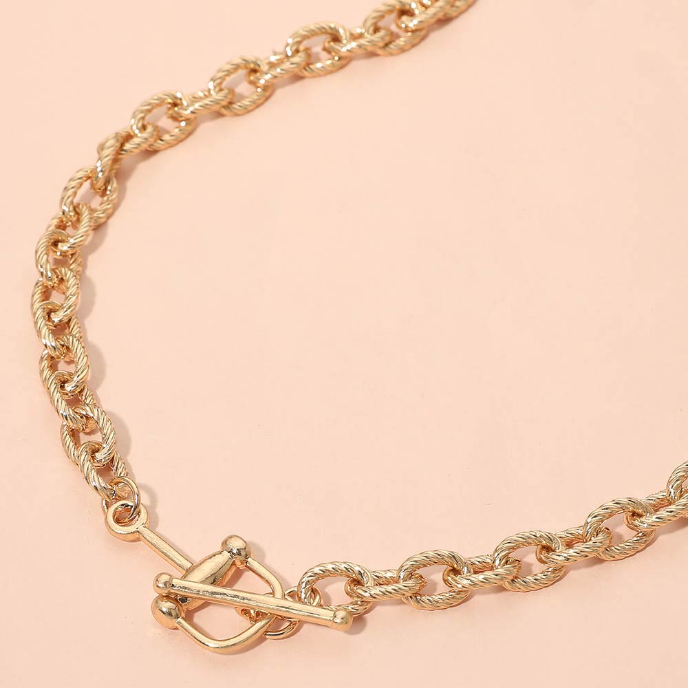 Twisted Link Toggle Chunk Chain Necklace