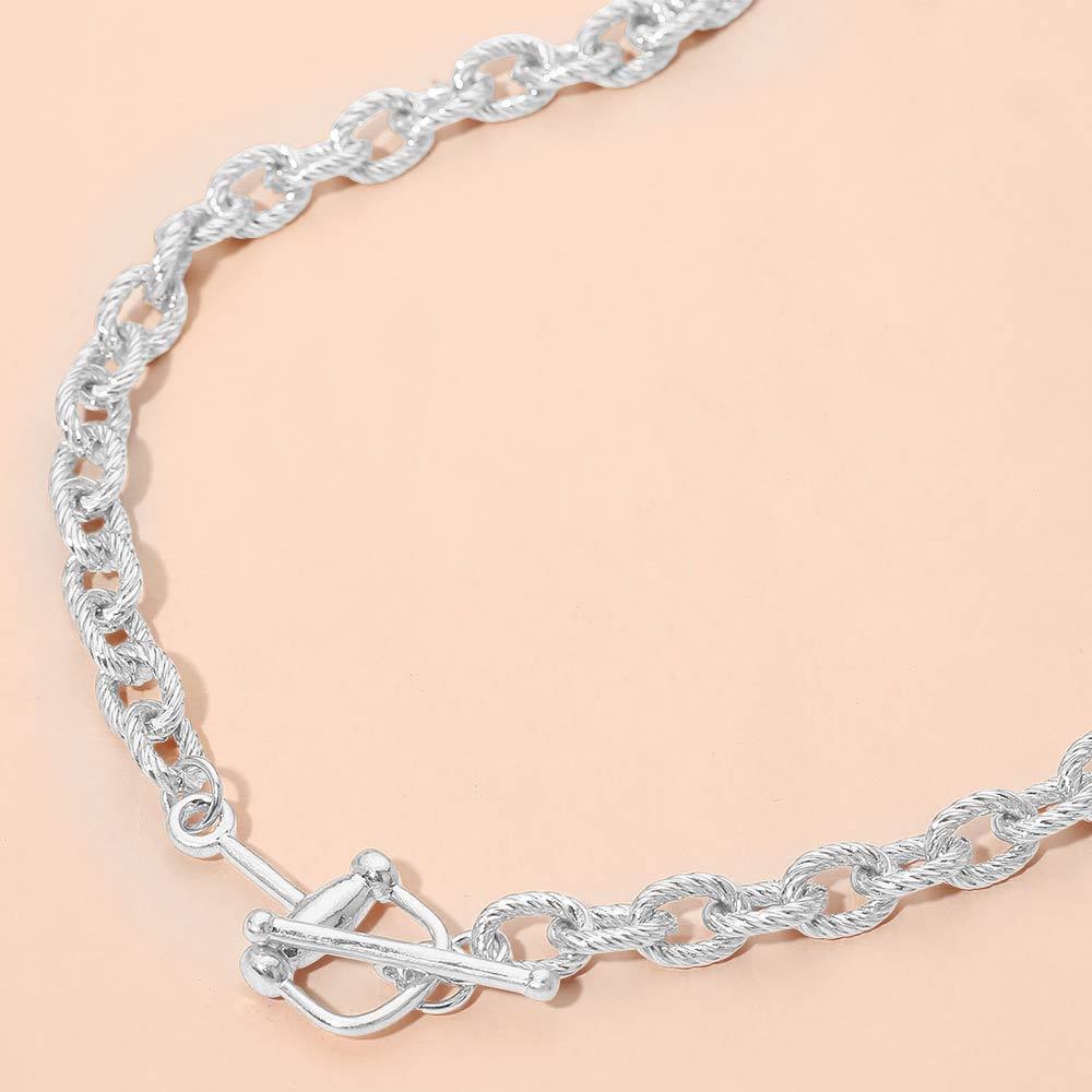 Twisted Link Toggle Chunk Chain Necklace