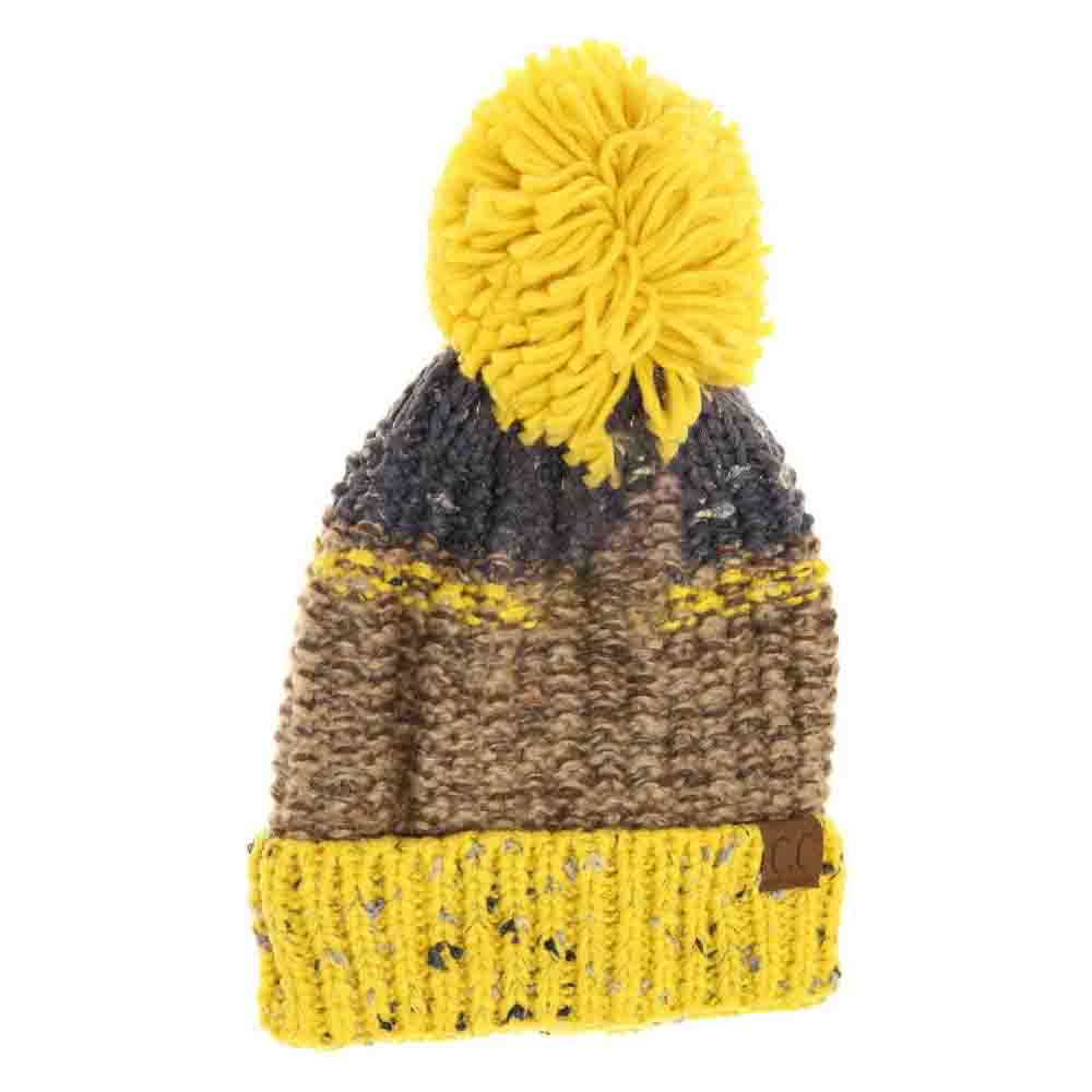 Gorro C.C con pompón multicolor con forro de pelito