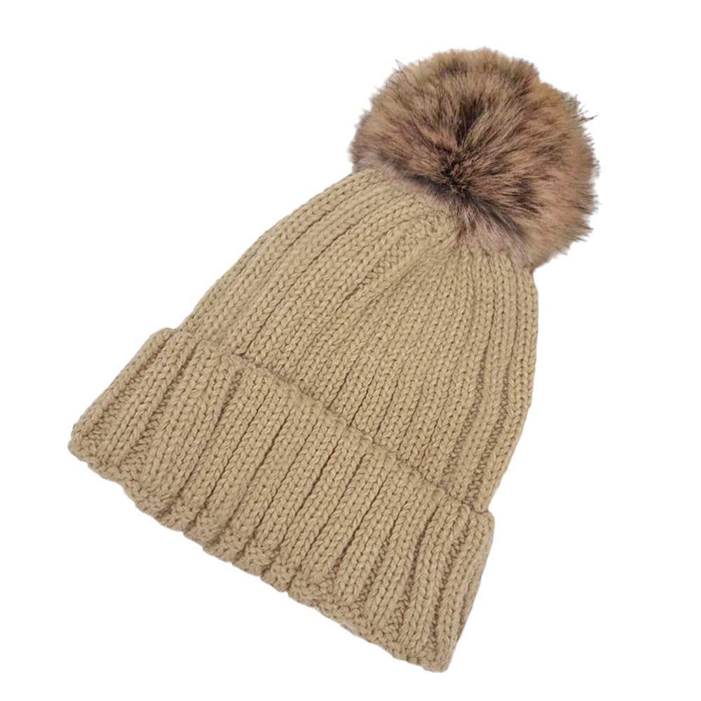 Gorro de punto liso con pompón de piel sintética