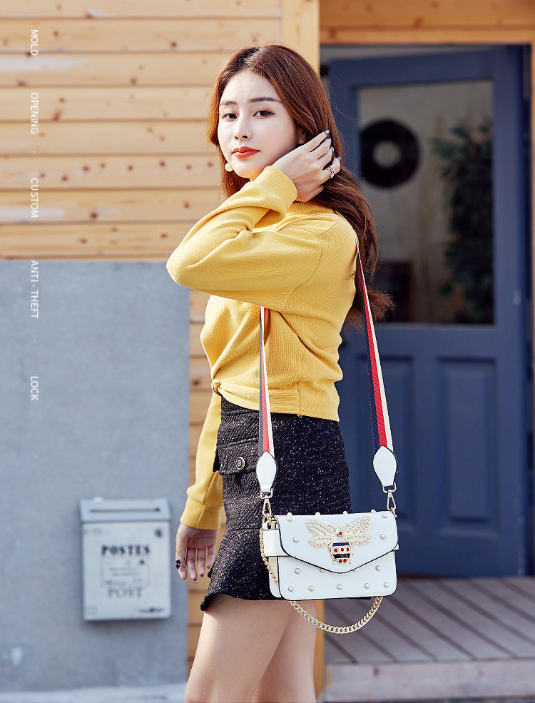 Women's Korean Chain Simple Bee Rivet Shoulder Bags
