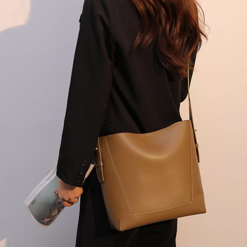 Elegant Women's High-grade Soft Leather Versatile Shoulder Bags