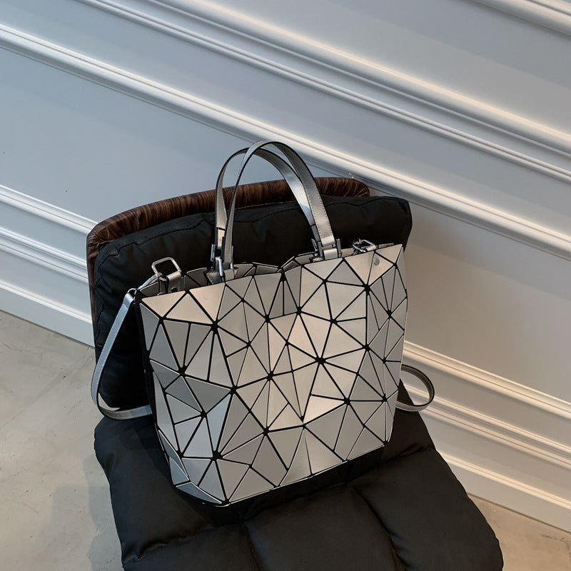 Women's Solid Color Diamond Plaid Geometric Pattern Handbags