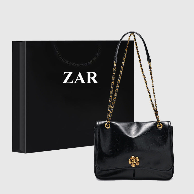 Elegant Chain Large Capacity Commuter Underarm Tote Bags