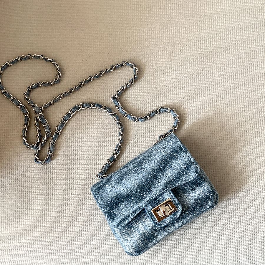 Women's Flip Chain Diamond Pattern Advanced Embroidery Thread Crossbody Bags