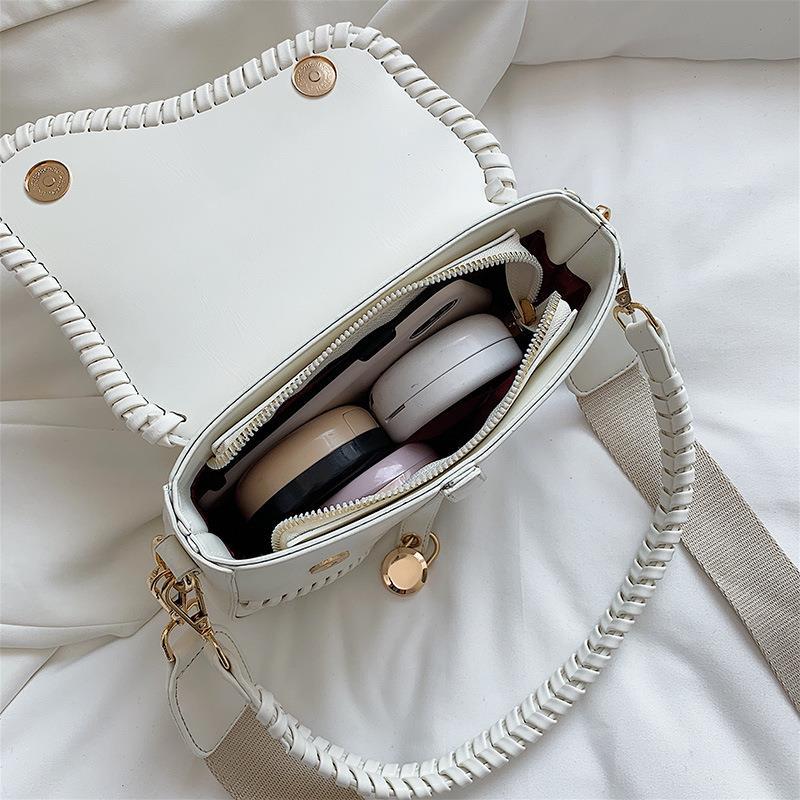 Women's Creative Vintage Weave Saddle Fashion Shoulder Bags