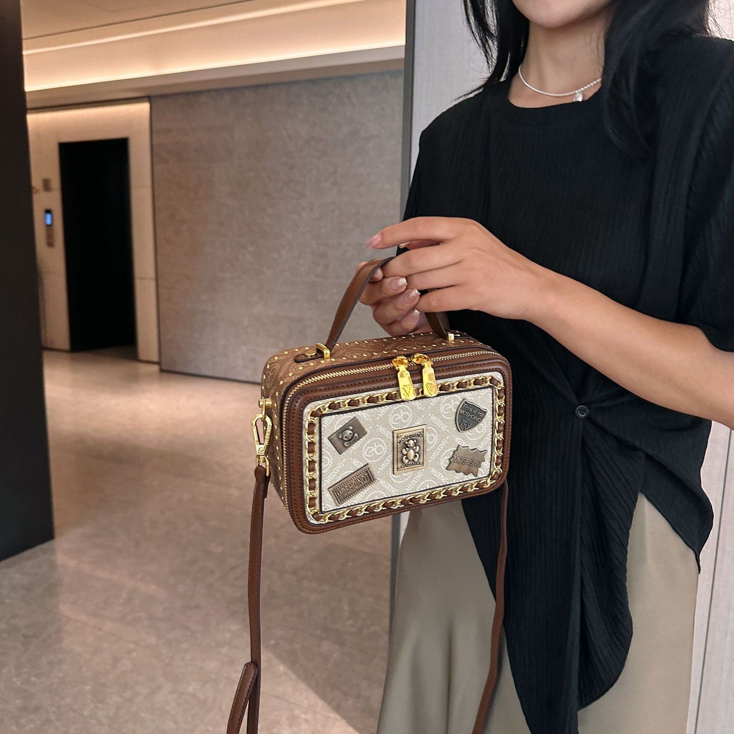 Women's High-grade Retro Badge Box Fashionable Handmade Small Square Bags