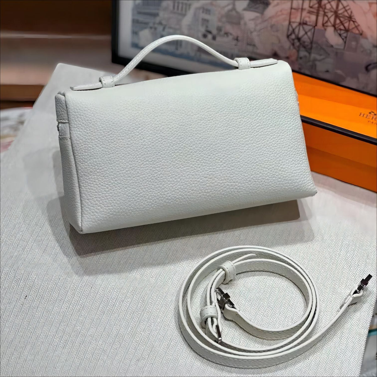 Women's Cowhide Lunch Box Fashion One High Shoulder Bags