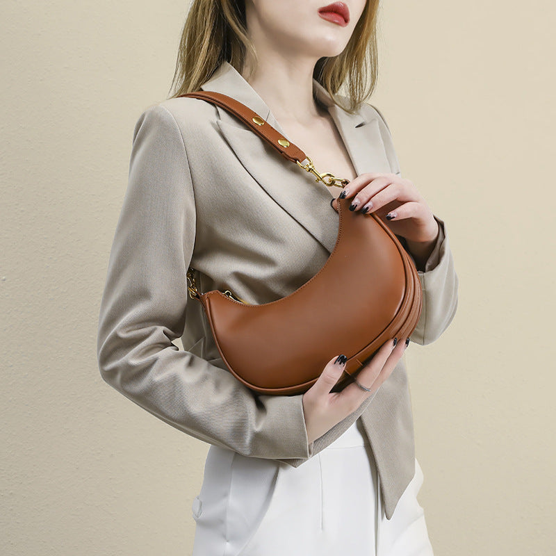 Retro Underarm Textured Light Luxury Crescent Moon Shoulder Bags