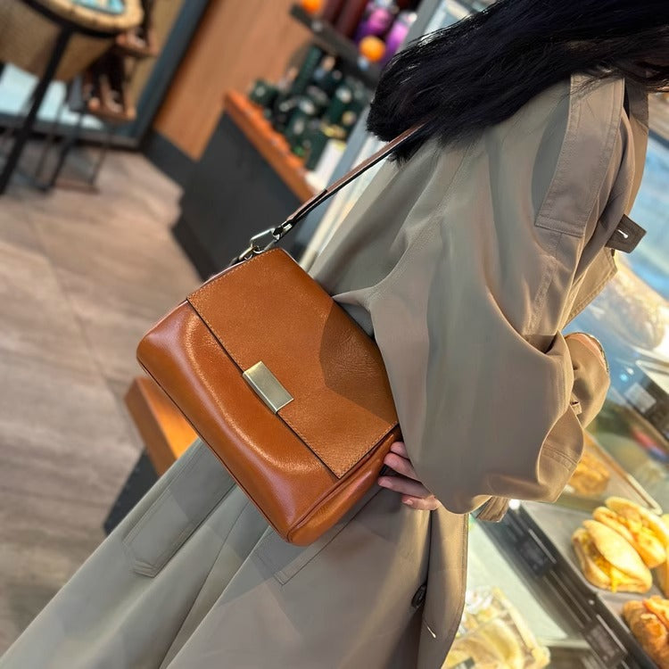 Women's Layer Cowhide Retro Underarm Fashion Advanced Bags