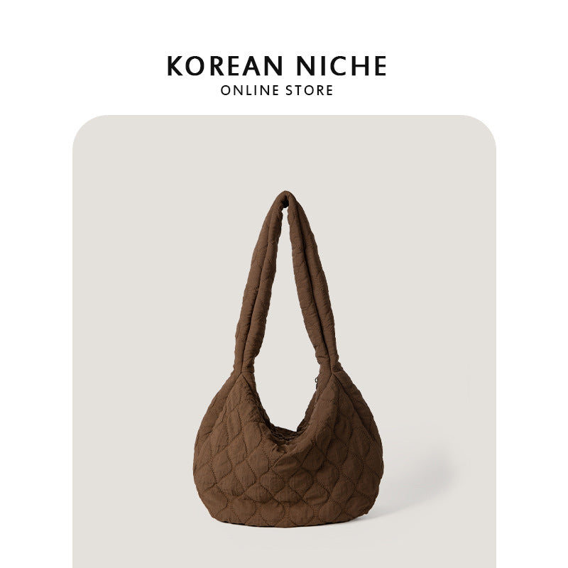 Fashion Design Sense Niche Retro Large Capacity Rhombus Handbags