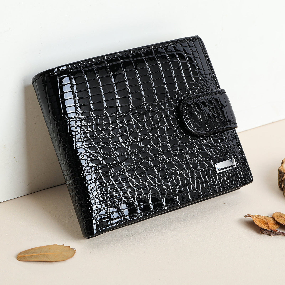 Women's Short Chic Large Capacity High-grade Patent Ladies Wallets