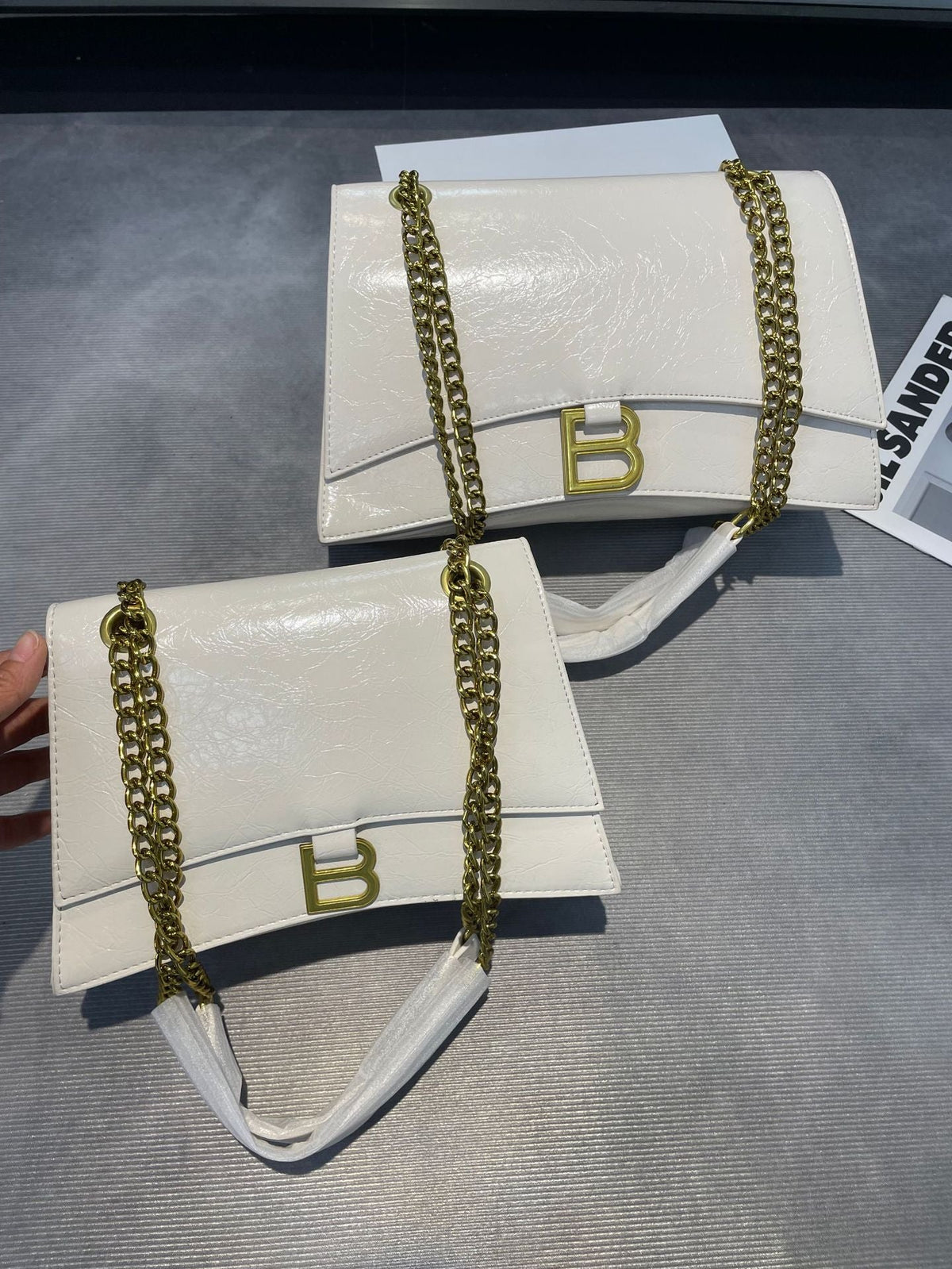 Hourglass Large Oil Wax Leather Chain Underarm Shoulder Bags