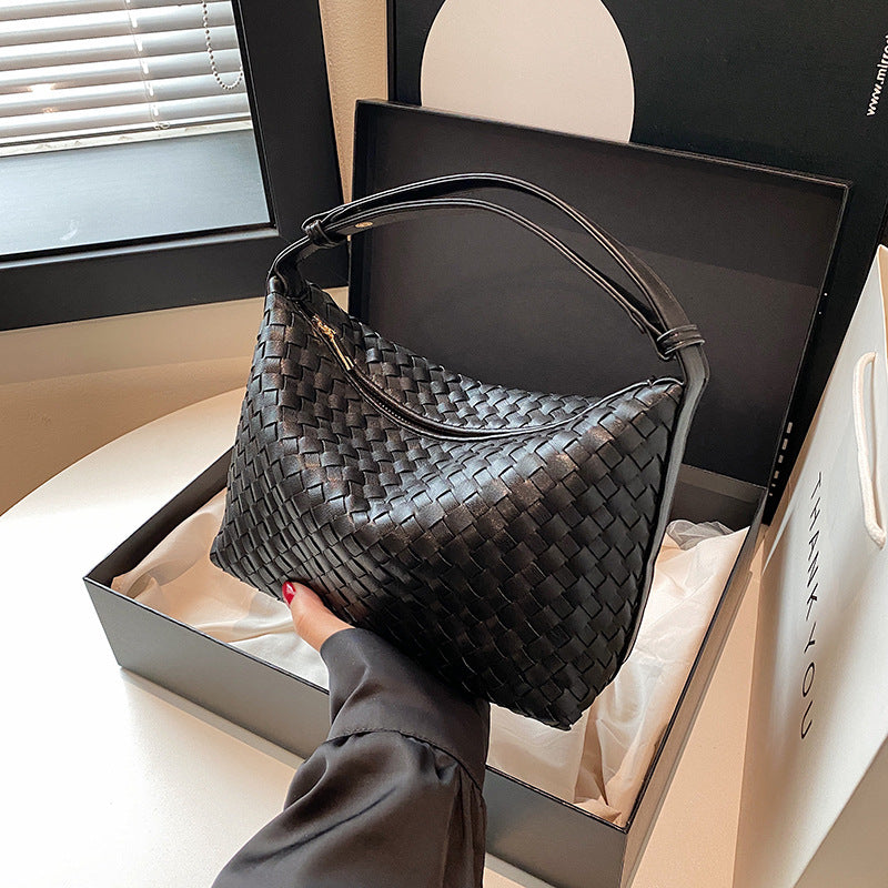 Women's High-grade Woven Retro Style Fashionable Commuting Armpit Bags