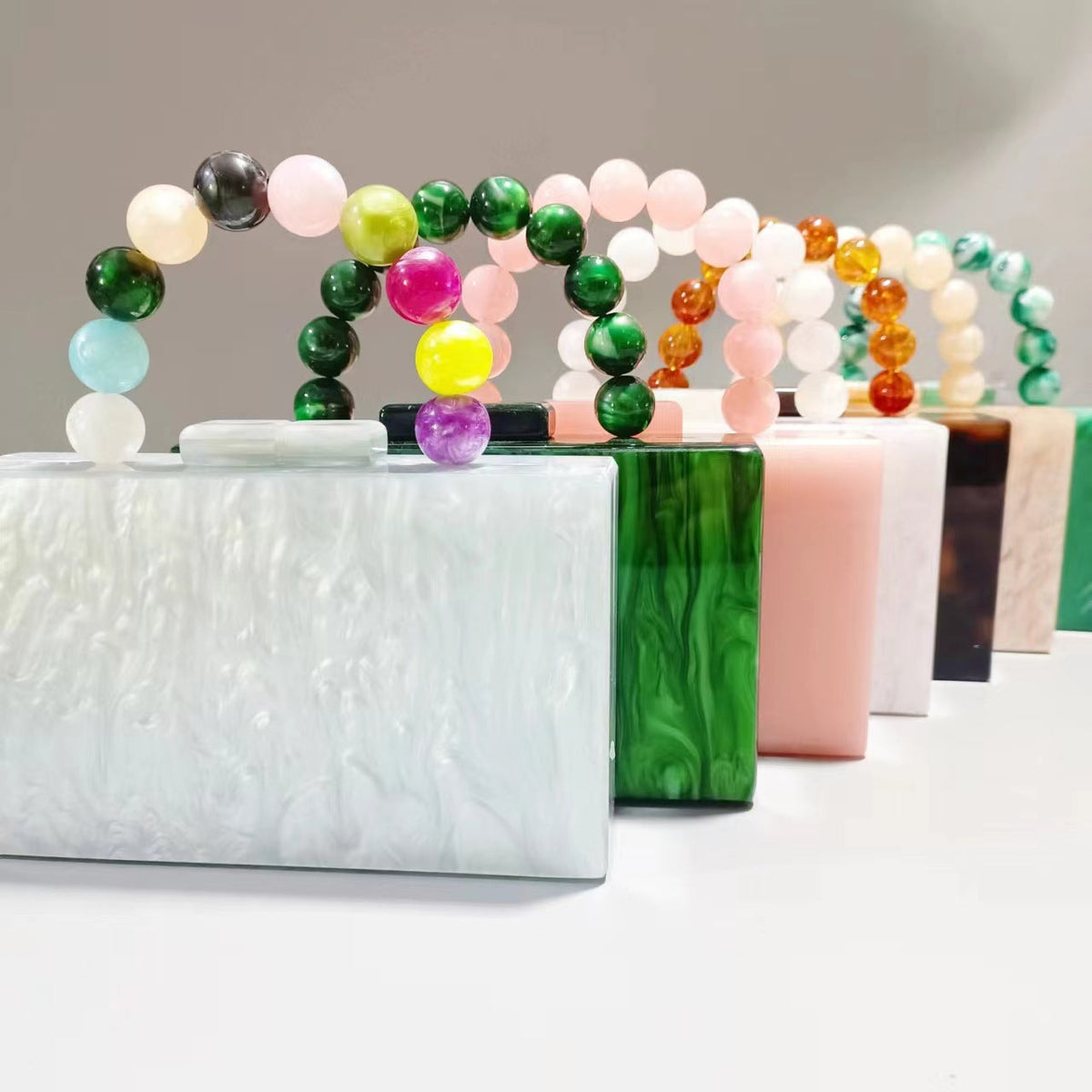 Women's Elegant Pearlescent Acrylic Beaded Wrist Hand-held Evening Bags