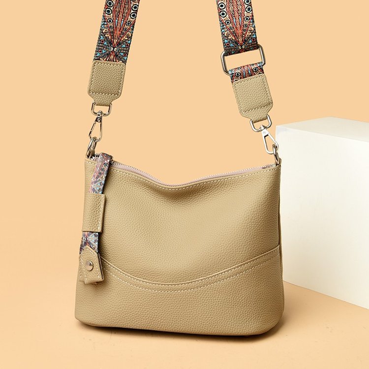 Women's Hobo First Layer Cowhide Street Shooting Shoulder Bags