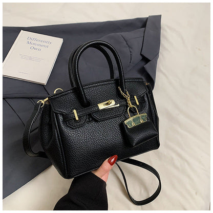 Women's Retro Textured Western Style Fashionable Stylish Crossbody Bags
