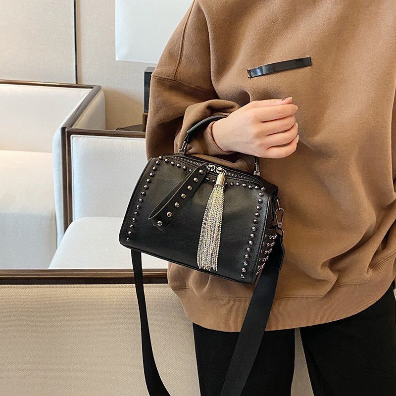 Women's Capacity Boston Simple Wide Strap Tassel Shoulder Bags