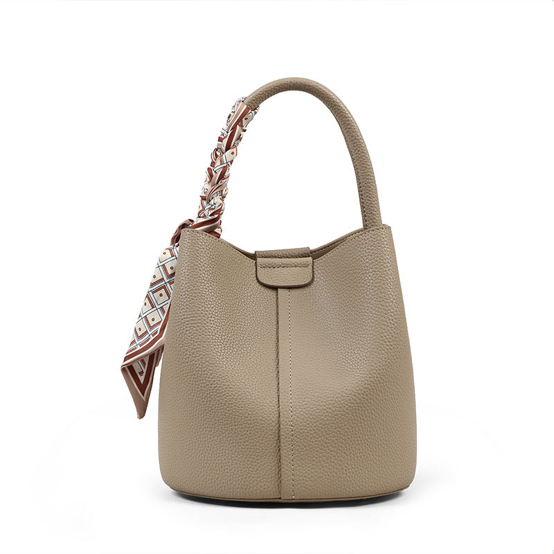 Pretty Women's Fashion Minority Design Commuter Handbags