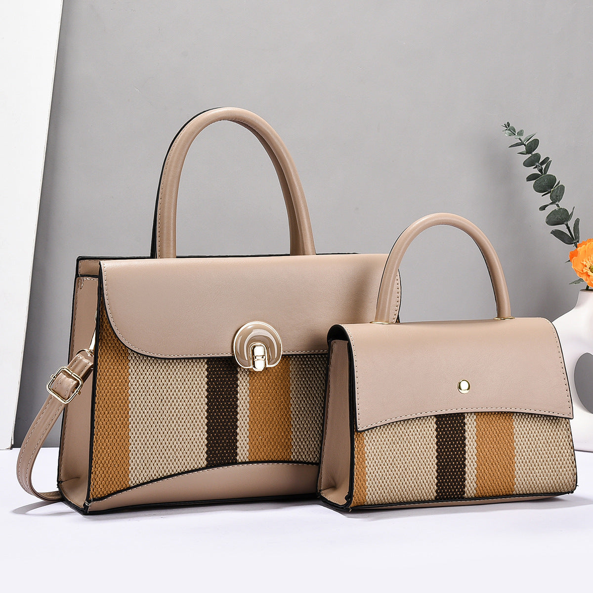 Women's Graceful Korean Style Fashionable Exquisite Big Handbags