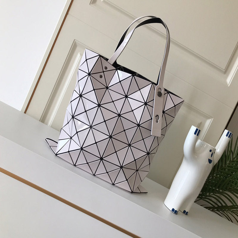 Women's Original Stitching Diamond Pattern Metal Polarized Shoulder Bags