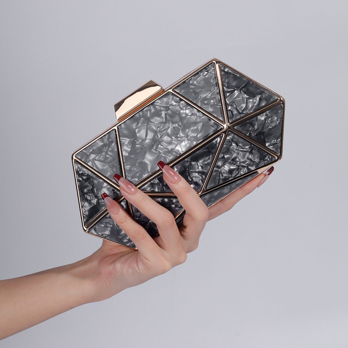 Women's Acrylic Metal Rhombus Elegant Chain Hand Evening Bags