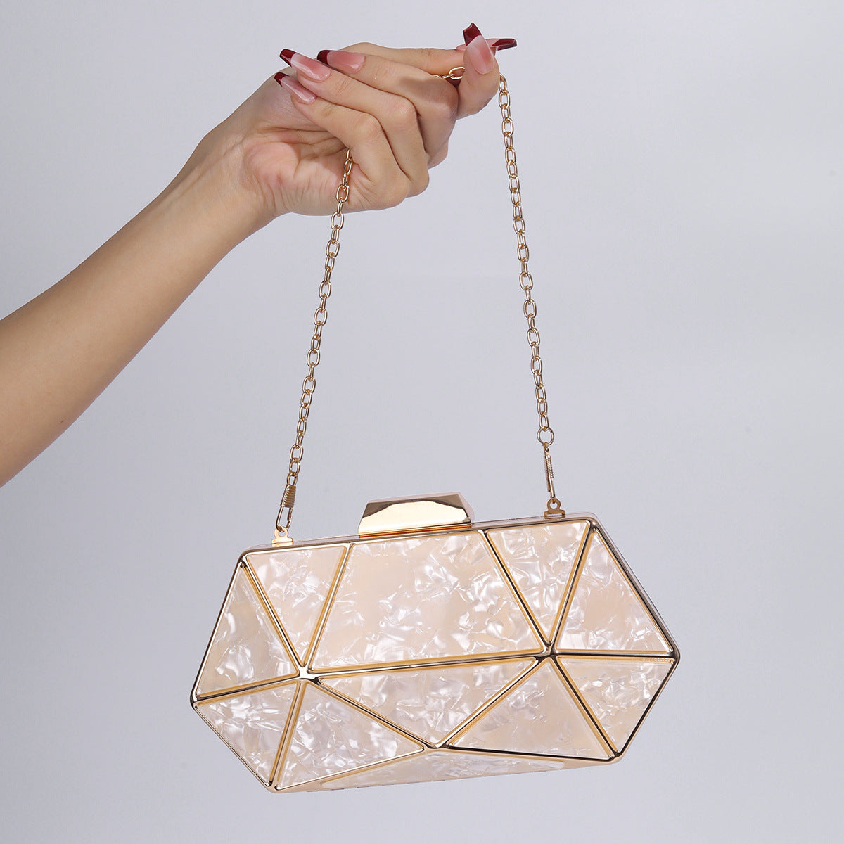 Women's Acrylic Metal Rhombus Elegant Chain Hand Evening Bags