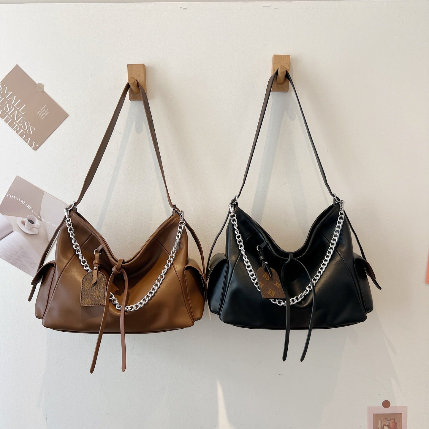 Women's Mild Luxury Retro Large Capacity Presbyopic Shoulder Bags