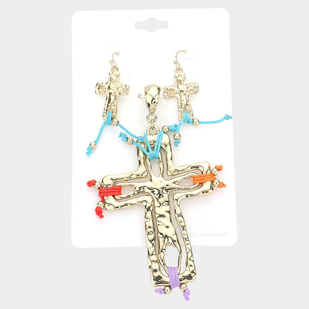 Conjunto de Colgantes Cruzados de Metal Martillado Colorido