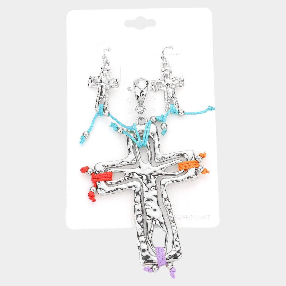 Conjunto de Colgantes Cruzados de Metal Martillado Colorido