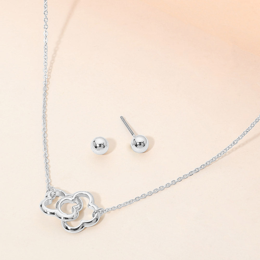 Double Open Quatrefoil Link Pendant Necklace