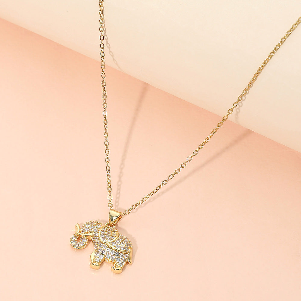 Collar con colgante de elefante con circonitas cúbicas y pavé de acero inoxidable